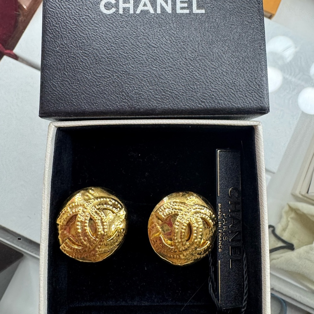 CHANEL Vintage Gold Plated Clip-On Earrings
